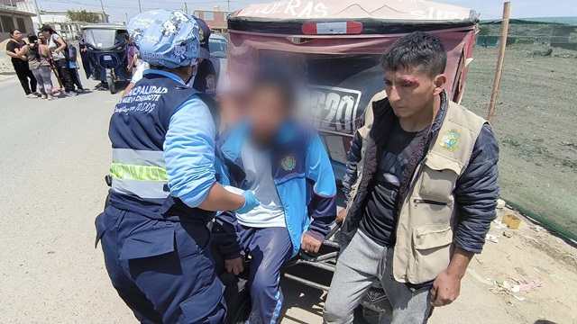 Escolar y mototaxista resultan heridos al chocar con camión cisterna en Nuevo Chimbote