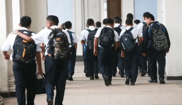 Premier Otárola garantiza seguridad policial en colegios y paraderos en inicio del año escolar