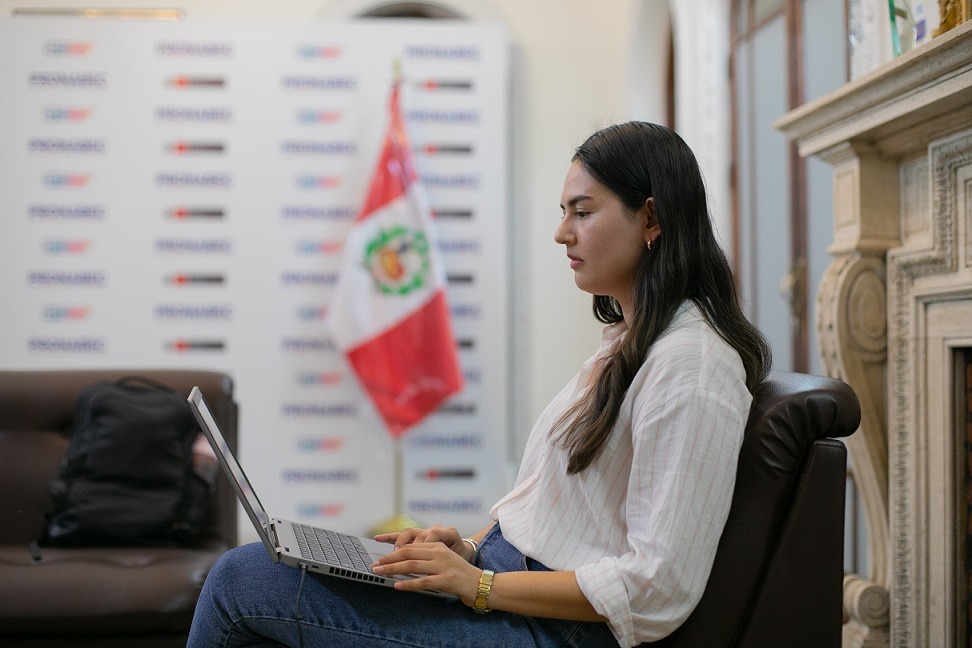 Más de 16 mil ex beneficiarios del Pronabec cumplen con su Compromiso de Servicio al Perú