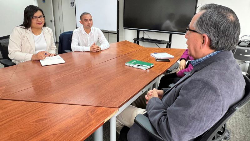 Autoridades se reúnen con directivos de Proinversión para conocer avances de estudios de Chinecas