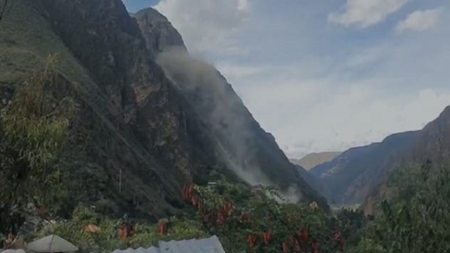 Áncash: derrumbe de cerro destruye viviendas en distrito de Masin en Huari