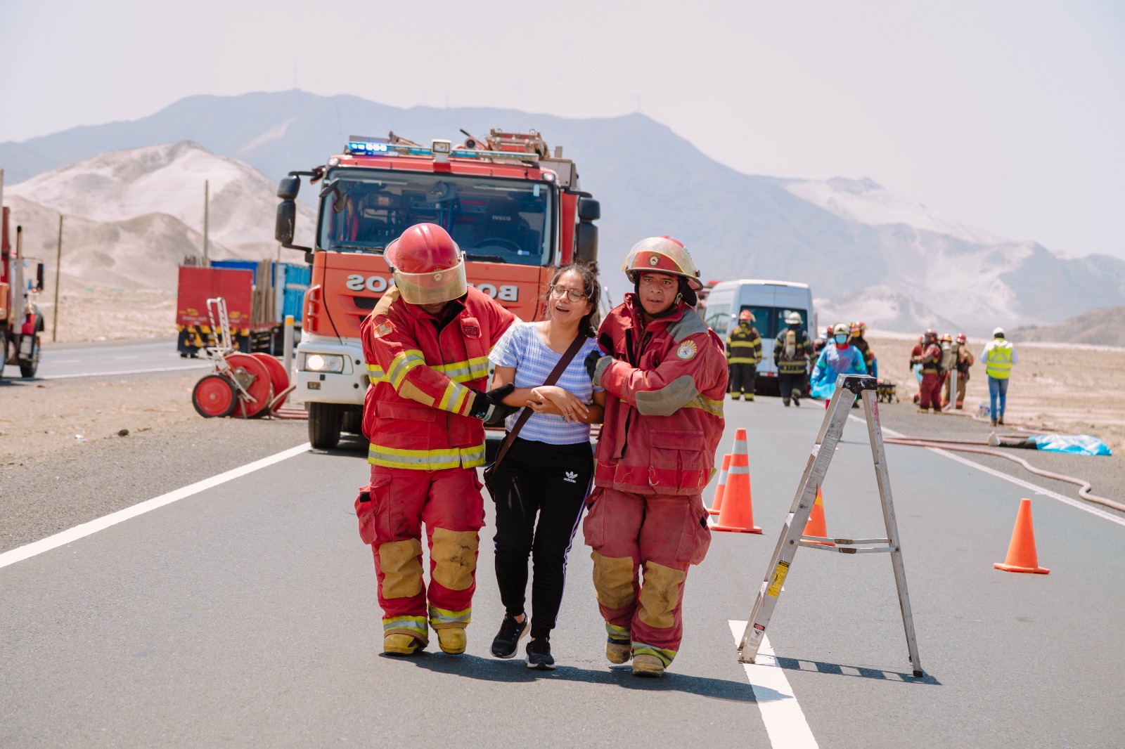 Así se realizó el simulacro de accidente vial con derrame de sustancias peligrosas en la vía