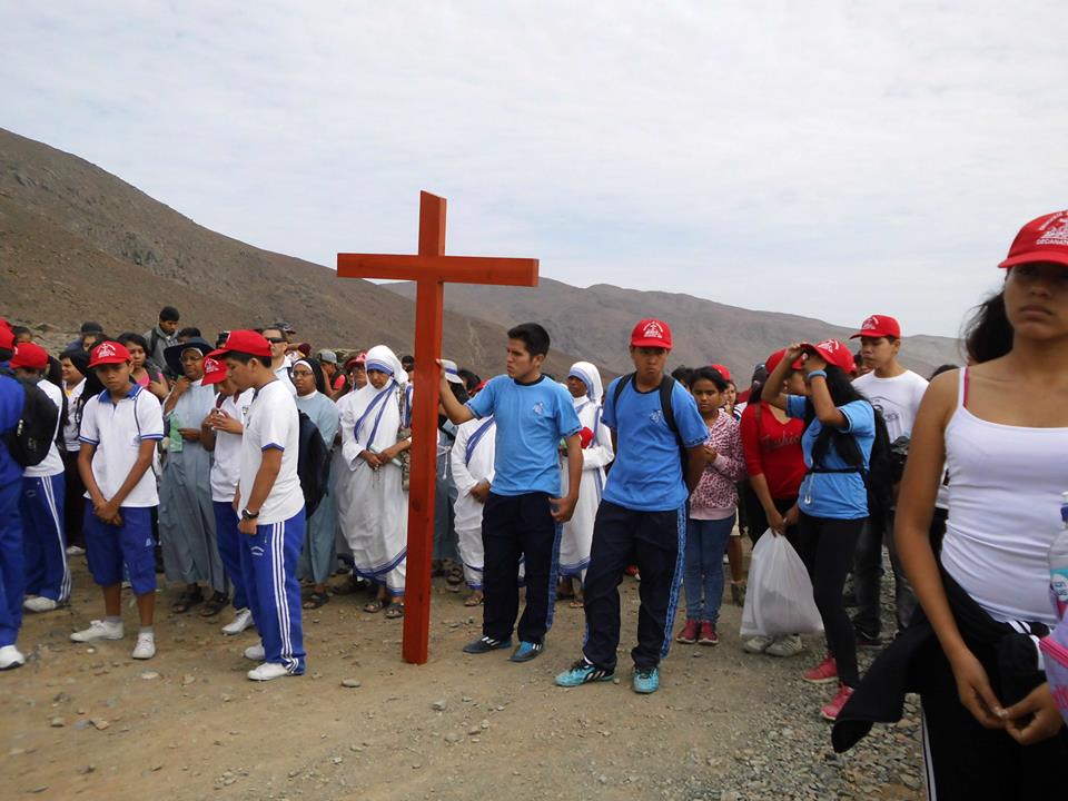 Jóvenes peregrinaron por Semana Santa recordando a mártires de Chimbote