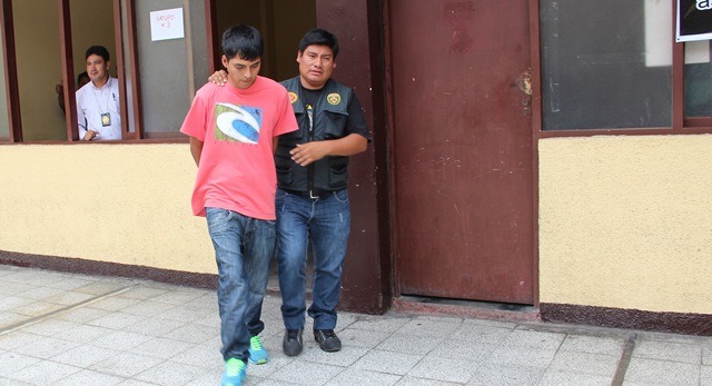 Chimbote: capturan a sujetos que iban en vehículo colectivo y armados