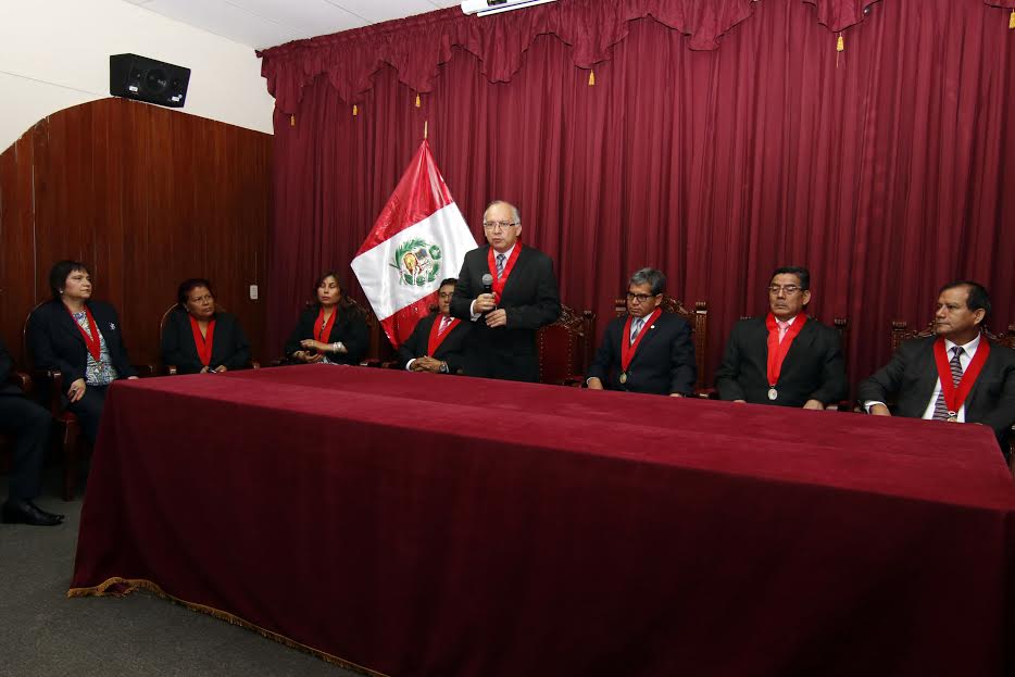 Eligen a vocal Carlos Salazar como nuevo presidente de la Corte del Santa