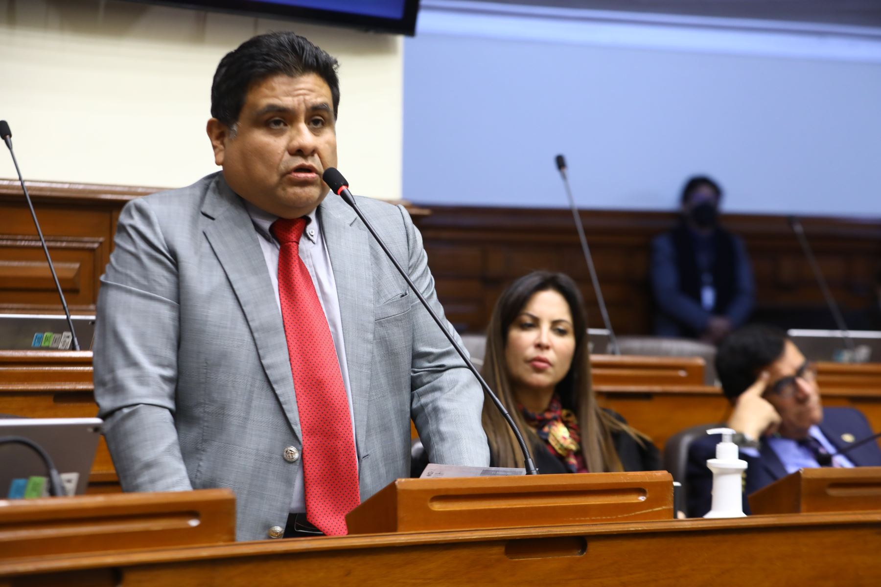 Proponen eliminar financiamiento público directo a partidos políticos