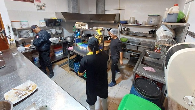 Hallan alimentos en mal estado en restaurantes de “El Porrón” en Nuevo Chimbote