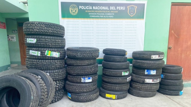 Chimbote: Policía recupera 34 neumáticos robados de un local en la avenida Pardo