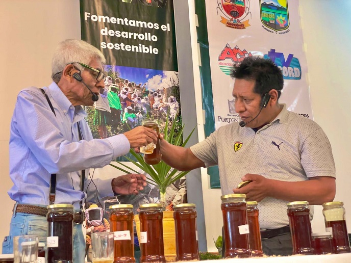 Apicultores de Áncash muestran más de 30 variedades de miel