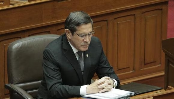 Alistan moción de censura contra ministro de Defensa luego de interpelación