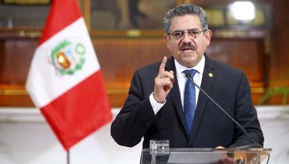 Evidencian que Manuel Merino todavía cuenta con seguridad personal de 10 policías