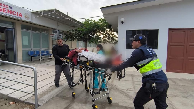 Chofer de colectivo pierde un pie tras ser atropellado por camión cisterna