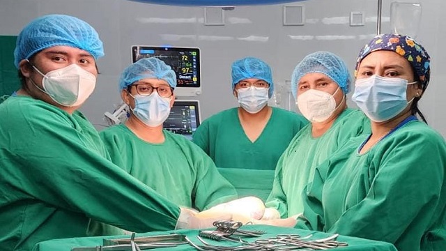 Nuevo Chimbote: extirpan tumor ovárico de 8 kilos a una madre de familia en Hospital Regional