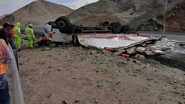 Casma: camión se despista en la Panamericana y deja un muerto y dos heridos