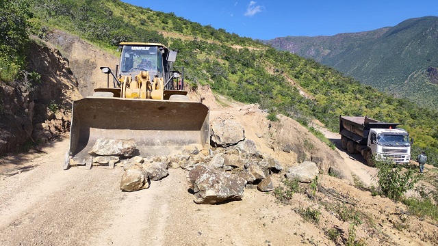 Áncash: Gobierno Regional rehabilita vías interrumpidas en Cochapetí