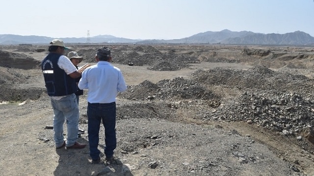 Chinecas inspecciona terrenos habilitados para disposición de escombros en Casma