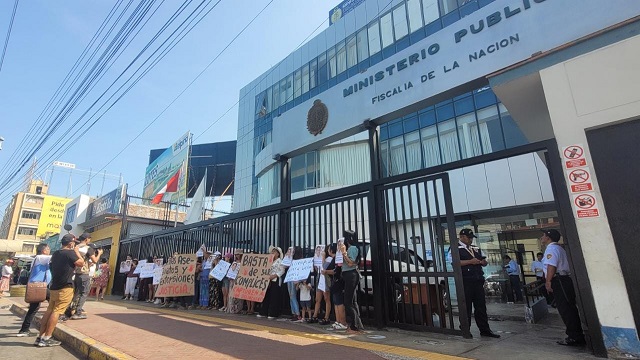 Chimbote: familiares de comerciante asesinado en Santa exigen justicia frente a la Fiscalía