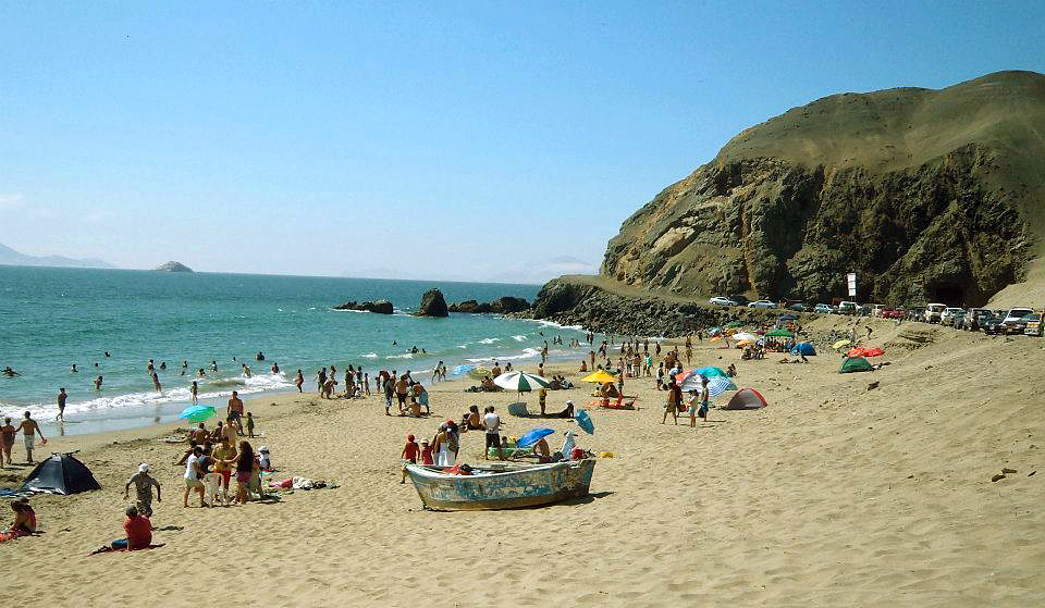 Chimbote: Playas con banderas rojas debido a los fuertes oleajes registrados