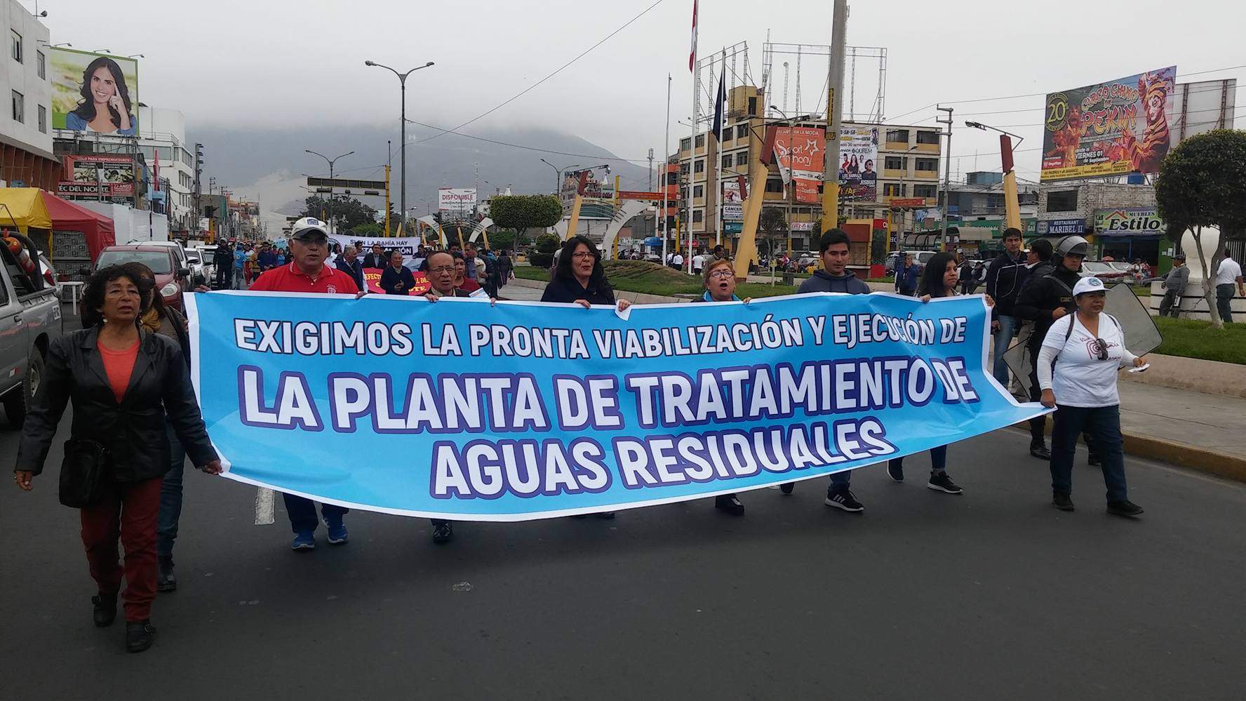 Con movilización chimbotanos exigen planta de tratamiento de aguas residuales