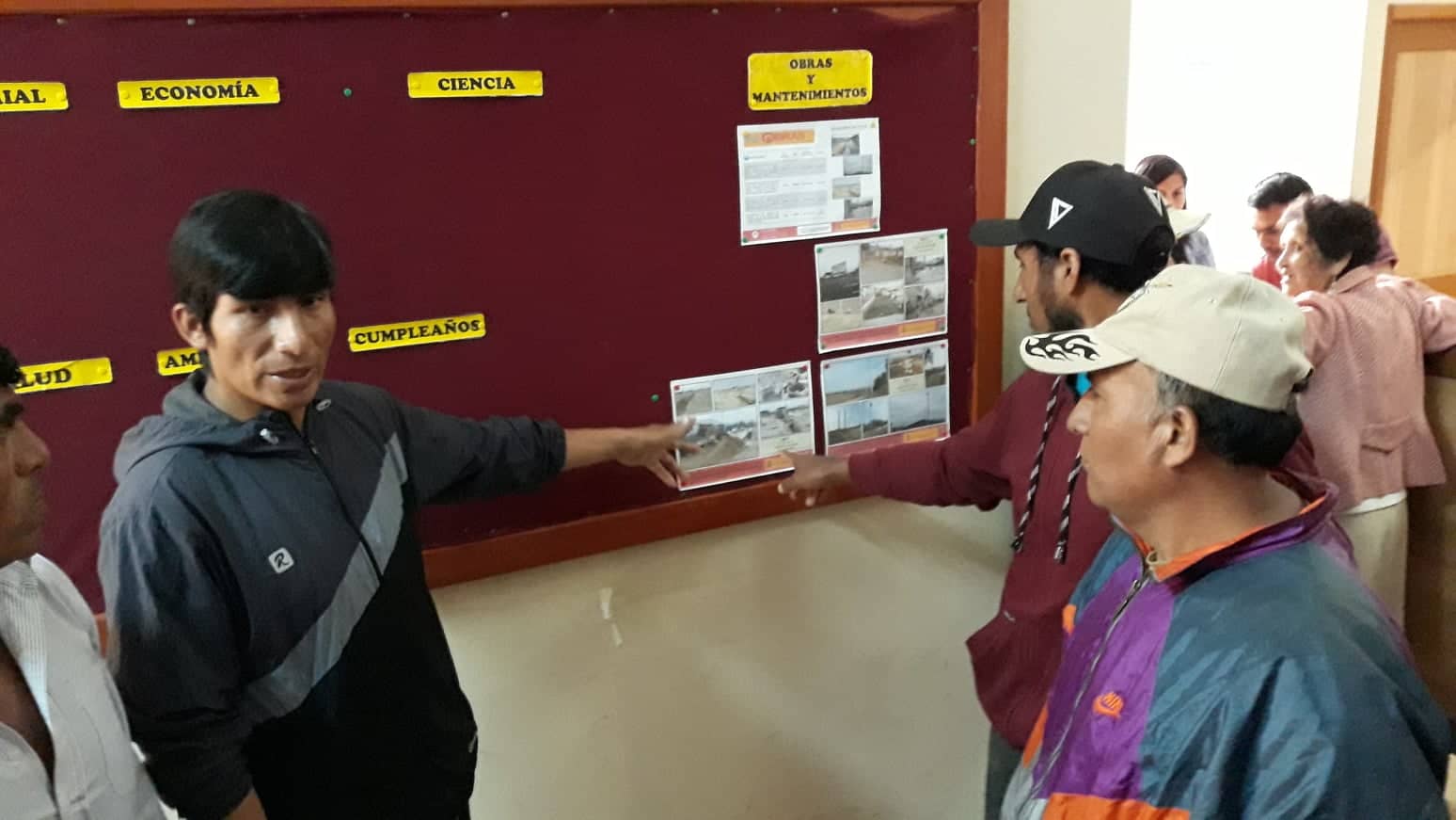 Pobladores de Valle Progreso exigen que se ejecute su obra de alcantarillado 