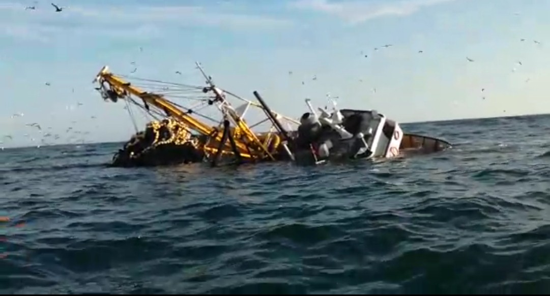 Chimbote: 15 tripulantes se salvaron tras hundimiento de embarcación “Magnolia Belén”