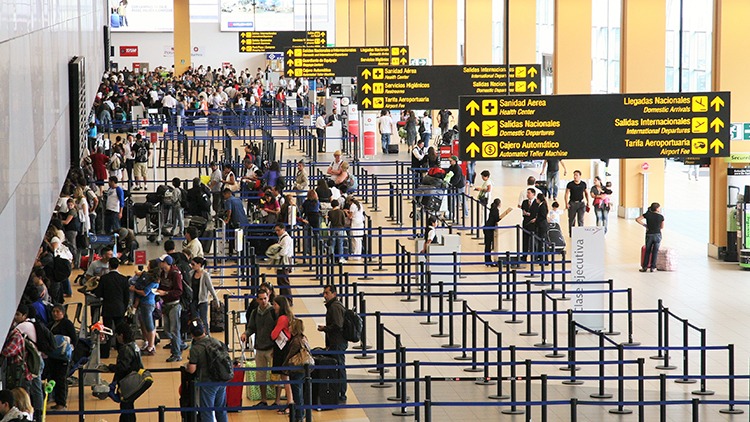 Incremento de tráfico de pasajeros en aeropuertos peruanos superó el promedio mundial en el 2022 