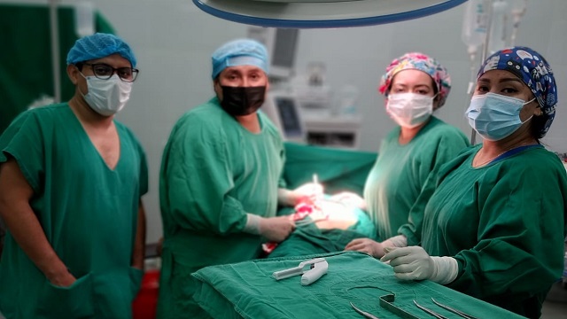 Hospital Regional: salvan la vida de paciente oncológico en complicada operación para extirparle un riñón