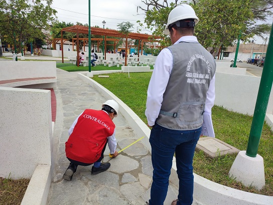 Contraloría alerta deficiencias y deterioro prematuro en nueva obra en parque de Casma