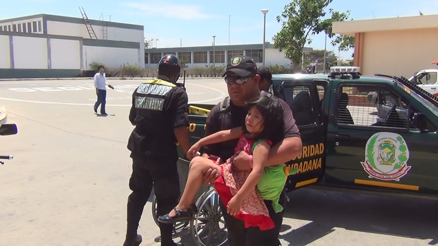 Nuevo Chimbote: choque de auto y mototaxi deja cuatro heridos