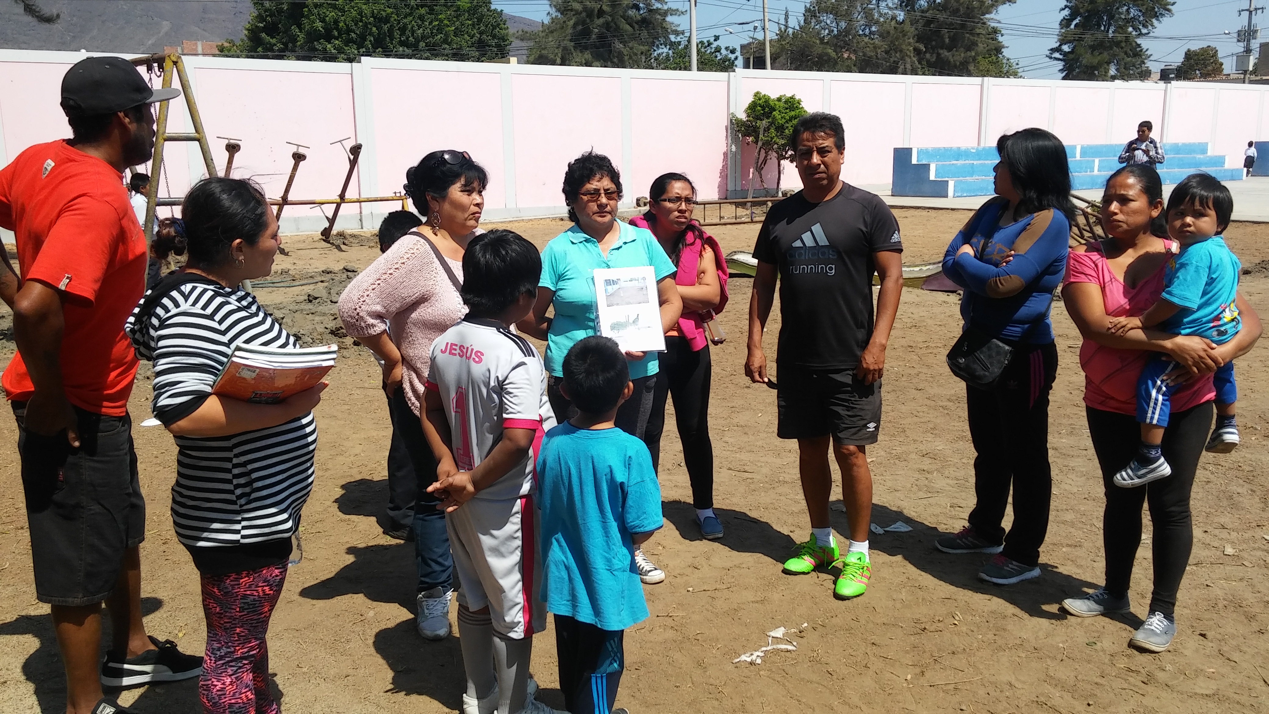 Chimbote: padres del colegio Miguel Grau se oponen a instalación de módulos para escolares del "Belaunde"