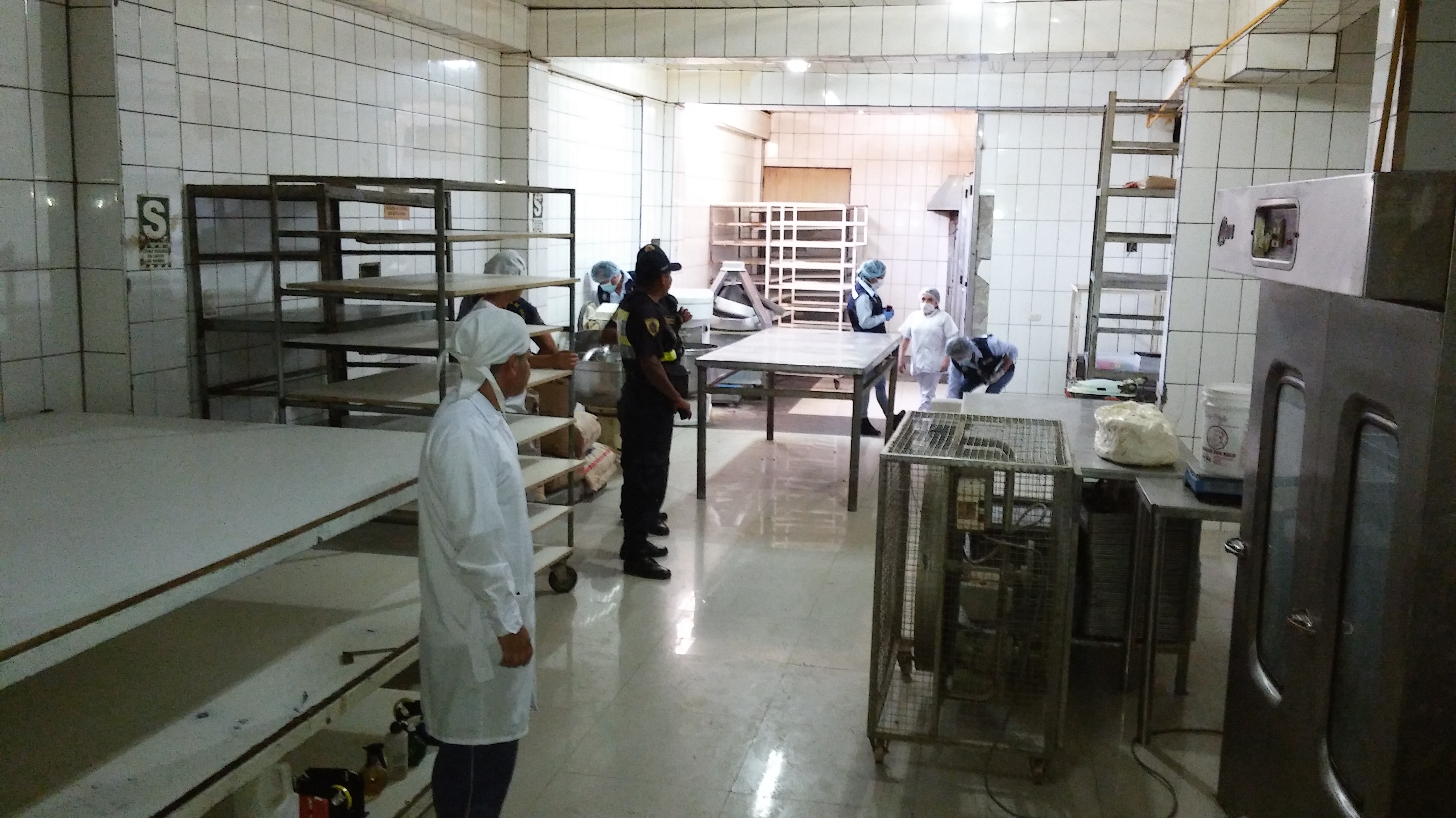 Chimbote: inspeccionan panaderías para verificar condiciones en la elaboración de panetones