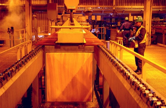 Bajan precios de metales y alimentos pero sube el dólar en el mundo, informa el BCR