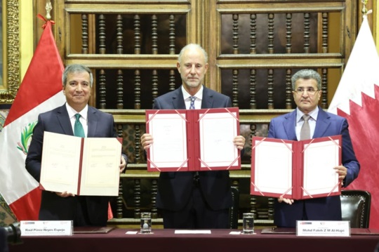 Perú y Catar firman acuerdo de servicios aéreos para impulsar el turismo y comercio