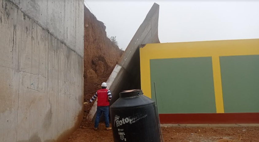 Contraloría advierte de perjuicio de casi S/ 2 millones en obra de colegio de Yaután  