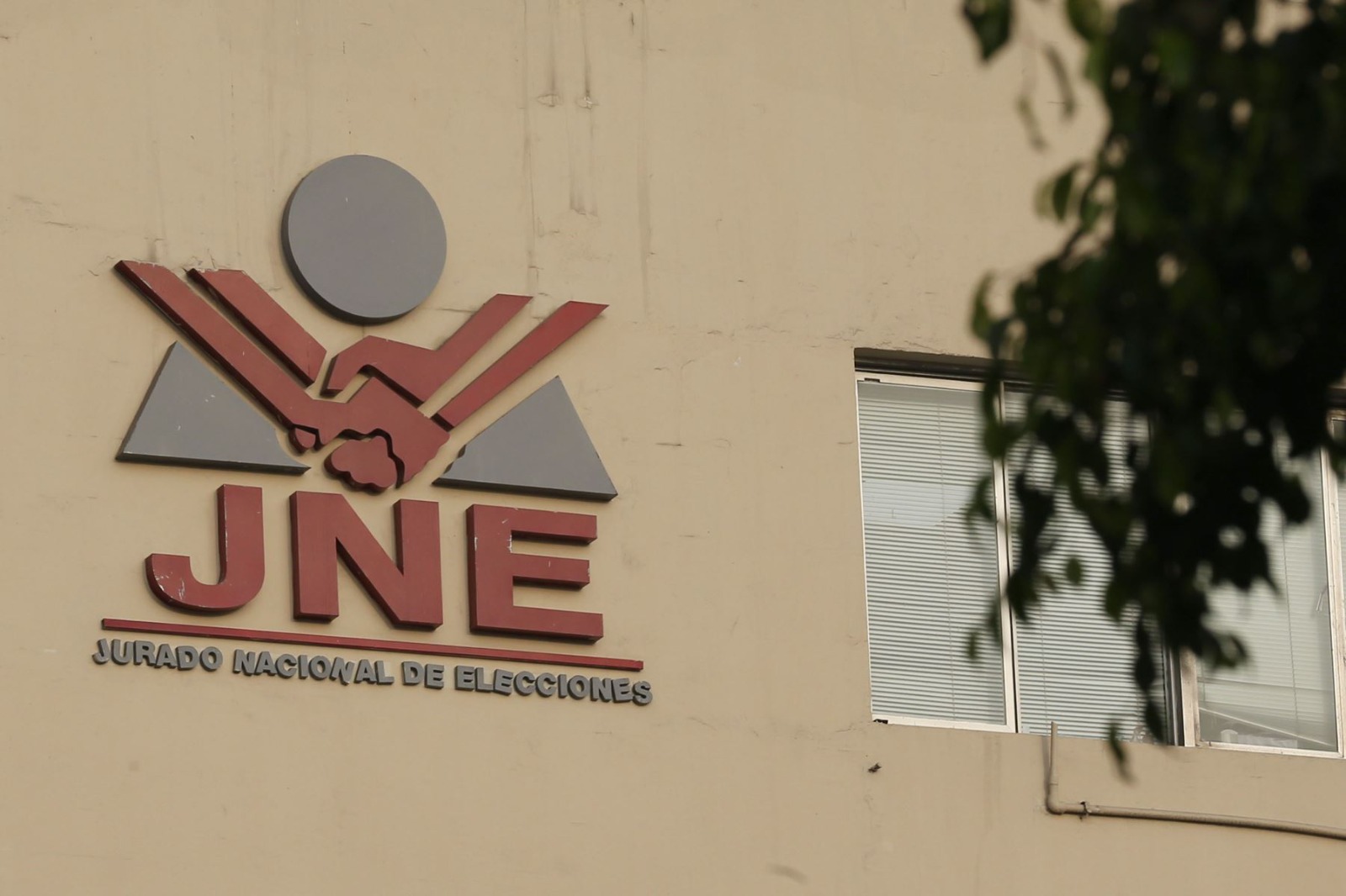 26 partidos políticos cuentan con registro vigente en el ROP del JNE 