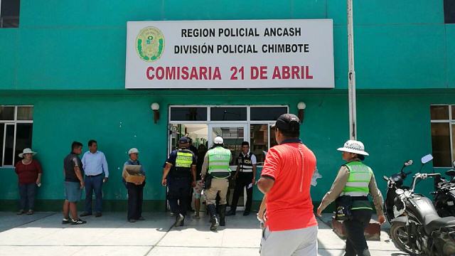 Intervienen a menor acusado de golpear y patear a mujer por robarle su cartera en Chimbote