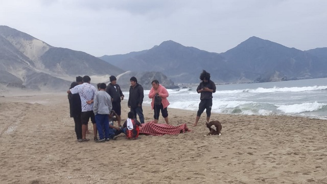 Pescador pierde la vida tras caer de enrocado en playa Atahualpa en Nuevo Chimbote
