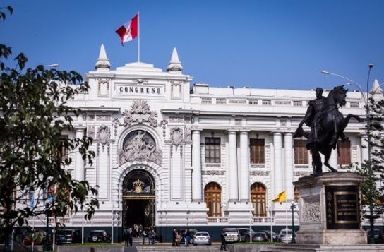 En el Congreso proponen "muerte civil" para funcionarios públicos que cometan corrupción