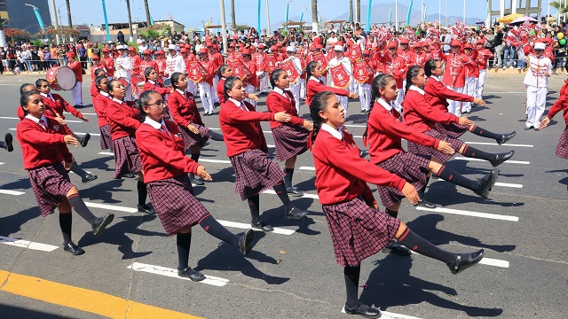 Chimbote: colegio Bondy obtiene primer lugar en concurso de desfile cívico escolar por Fiestas Patrias