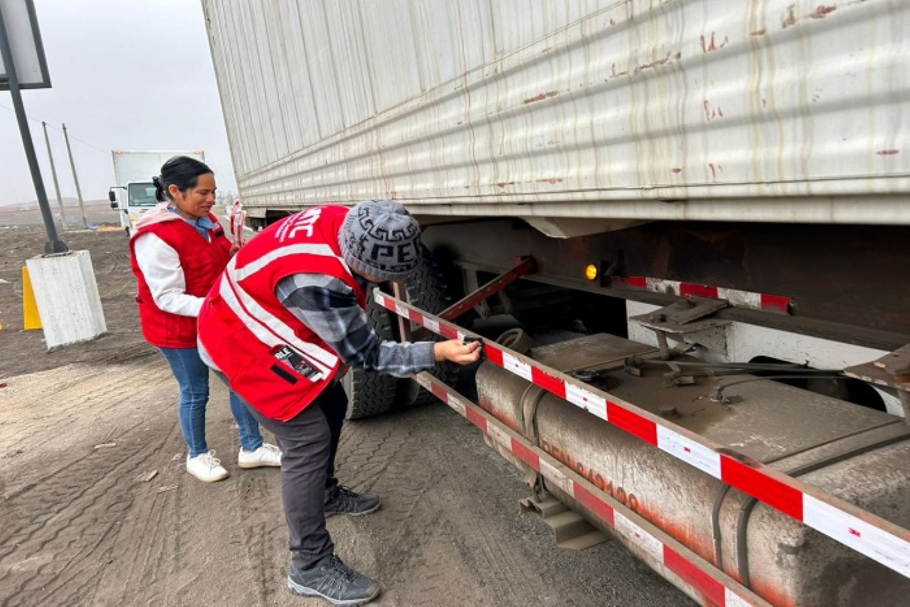  MTC pone en marcha campaña "Hazte visible" para uso de cintas luminosas en unidades de transporte