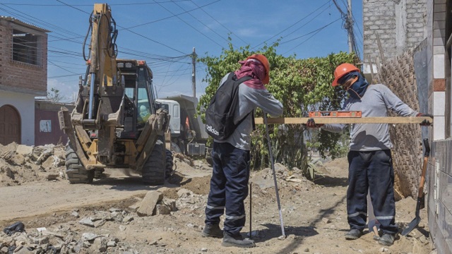 Nuevo Chimbote: multan a empresa constructora por falta de señalización en obra de David Dasso