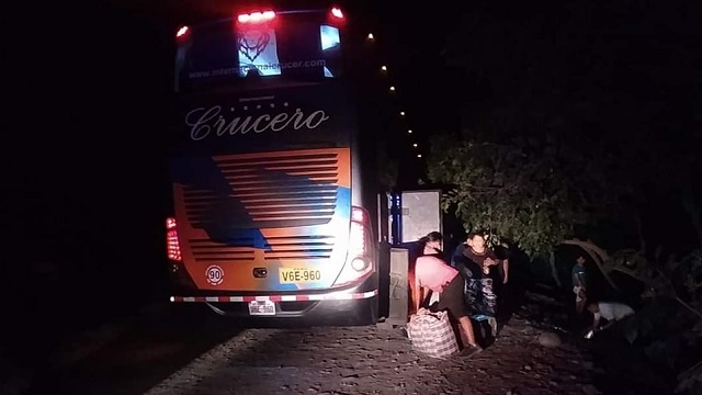 Santa: desvalijan a pasajeros de bus interprovincial en asalto a mano armada 