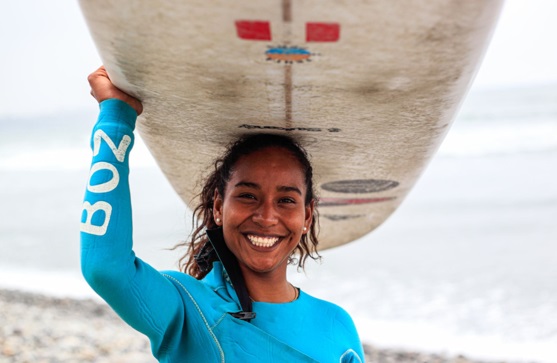 Mafer Reyes clasificó a la final de longboard en Panamericanos Santiago 2023