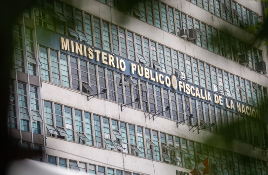 Presidenta Dina Boluarte se presentó en la sede de la Fiscalía