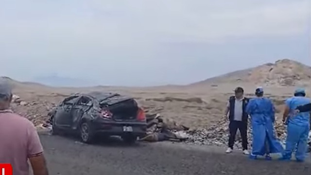 Dos policías y un civil mueren tras volcadura de automóvil en carretera de playa Vesique