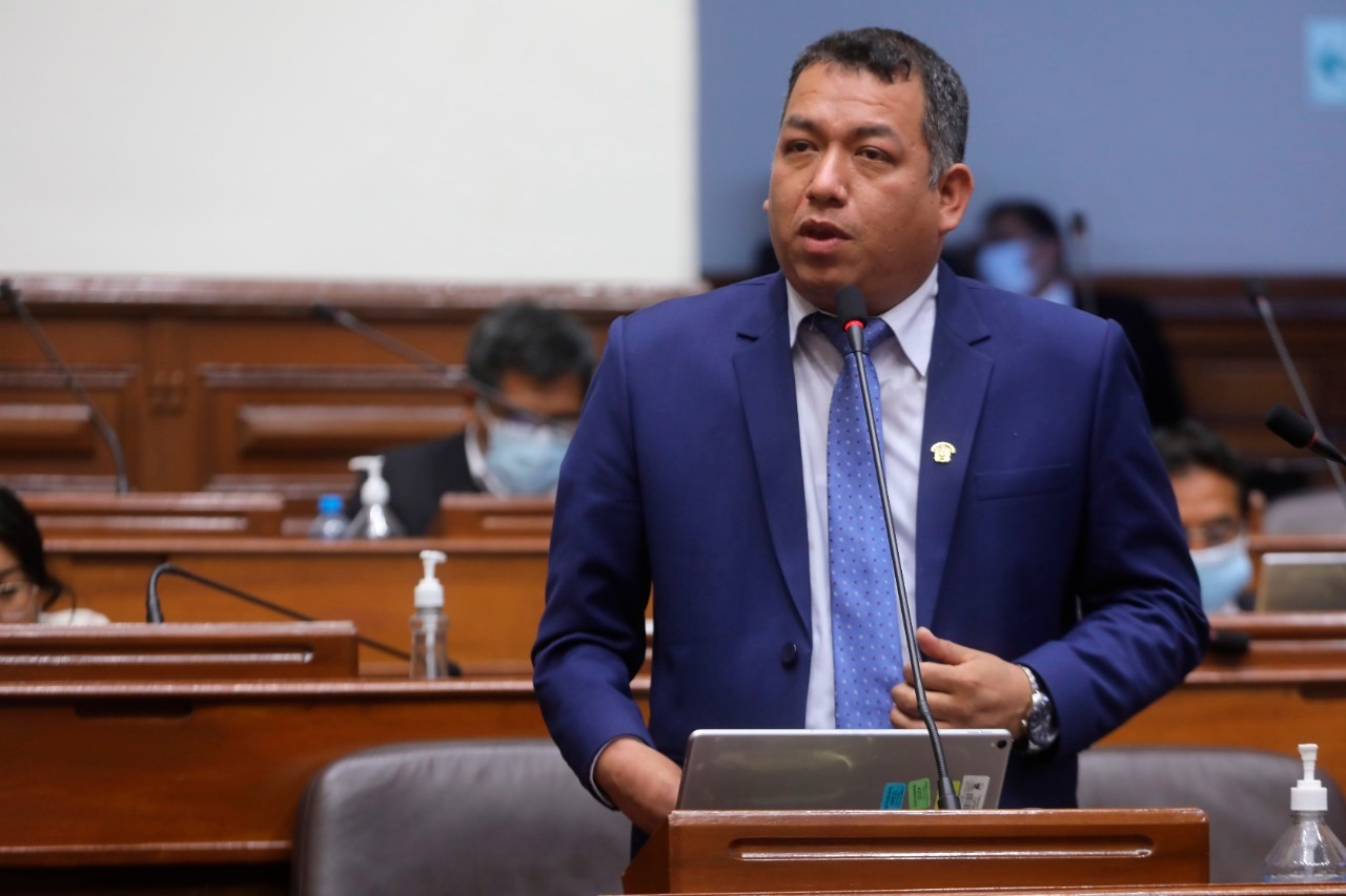 JNE hace oficial expulsión del congresista Darwin Espinoza de Acción Popular