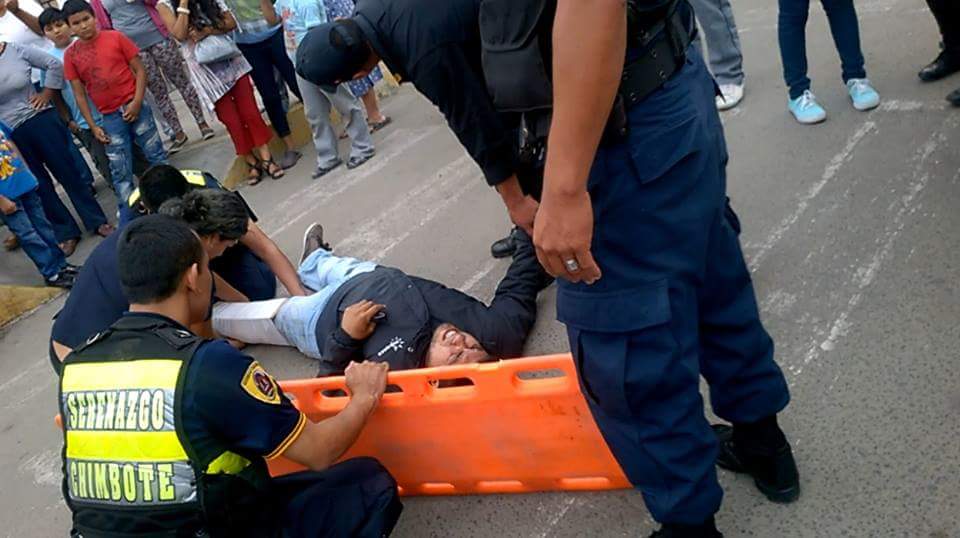 Chimbote: Accidente deja a conductor de moto con la pierna rota
