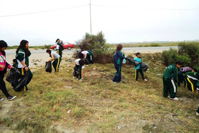 Realizan jornada de limpieza en pantanos de Villa María