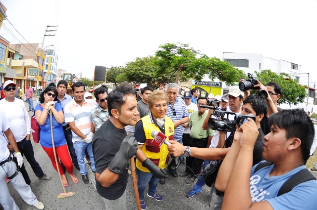 Valentín Fernández se compromete a pagar deuda a trabajadores municipales