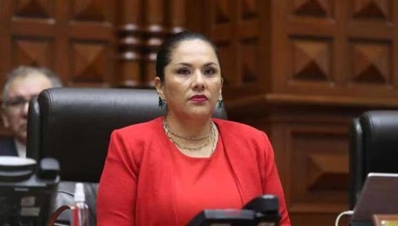 Vicepresidenta del Congreso denuncia constitucionalmente a Digna Calle y pide sea inhabilitada